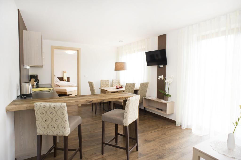 Pruensterhof Schenna Apartment ภายนอก รูปภาพ